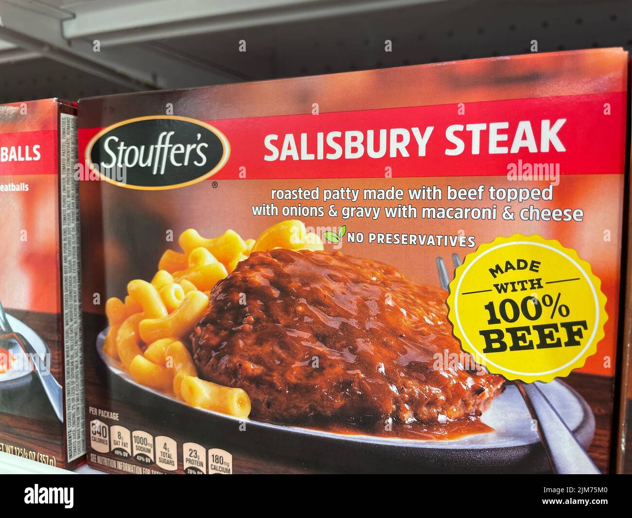 Grovetown, GA USA - 05 04 22: Ladengeschäft Tiefkühlkost Stouffers Salisbury Steak Stockfoto