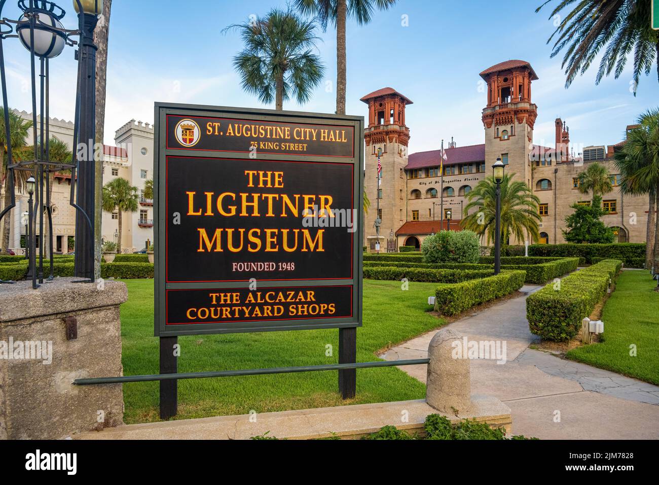 Das Lightner Museum (und das Rathaus von St. Augustine) im ehemaligen Alcazar Hotel, das 1888 von Henry Flagler im historischen St. Augustine, Florida, erbaut wurde. Stockfoto