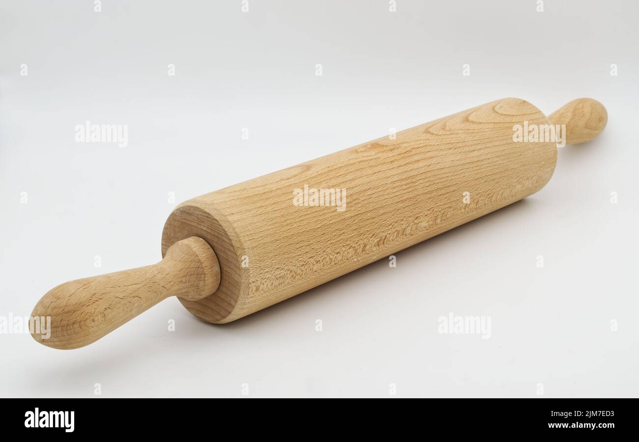 Hölzernen Nudelholz isoliert auf weißem Hintergrund Stockfoto