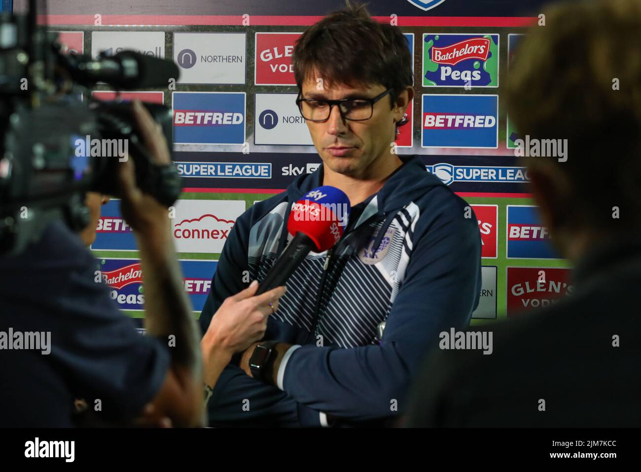 Ein niedergeschlagen Sylvain Houles Cheftrainer von Toulouse Olympique