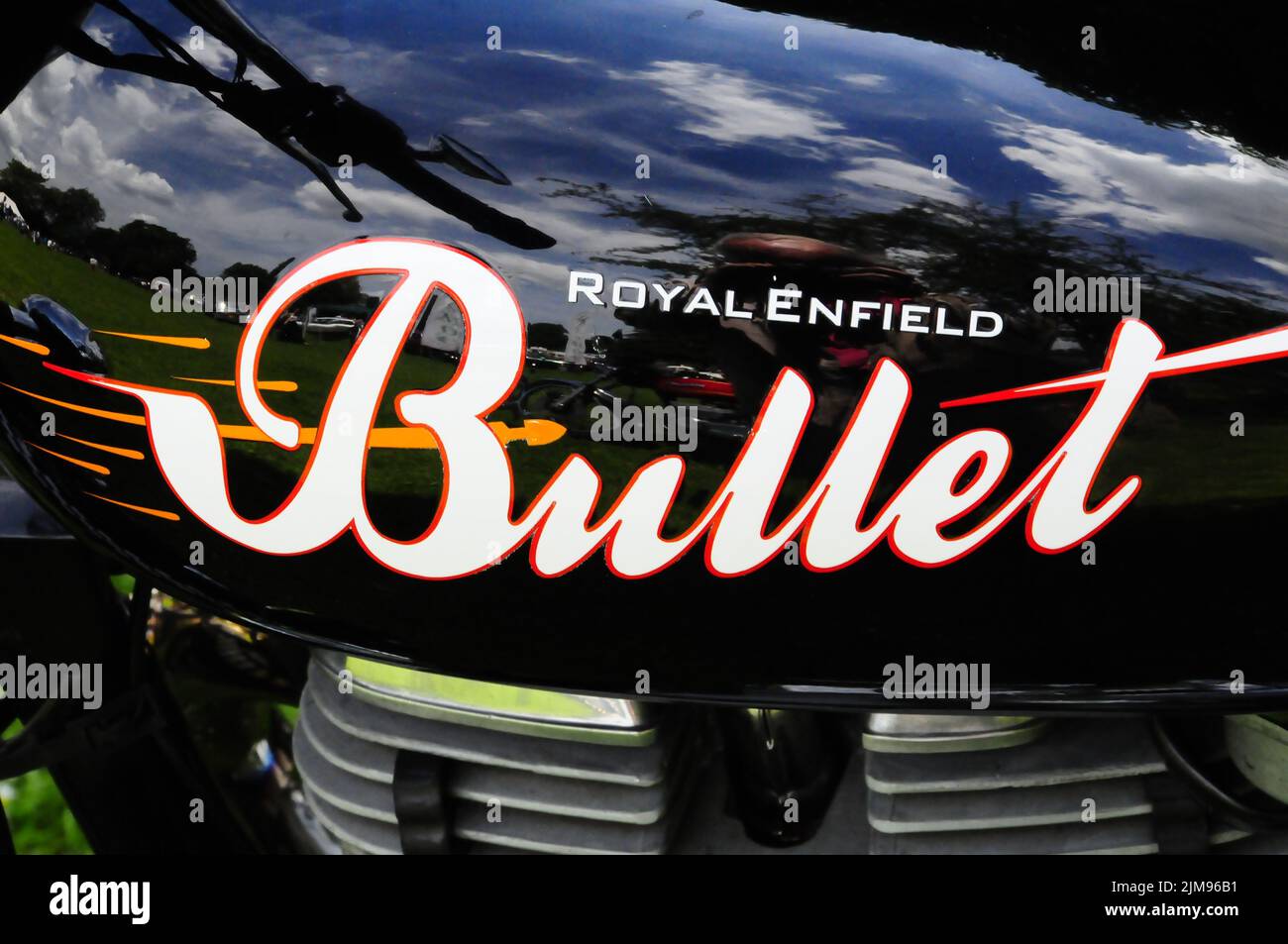 Royal Enfield Bullet Benzintank Stockfoto