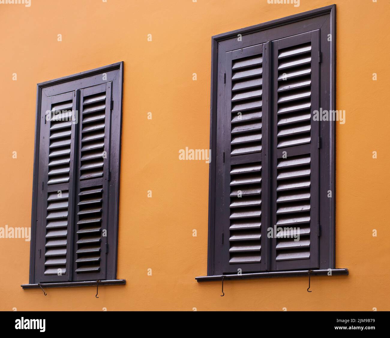 Fenster in Griechenland. Stockfoto