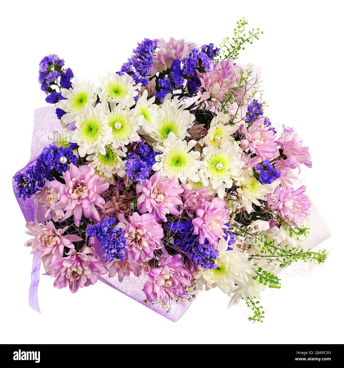 Bouquet von Gerbera, Nelken und anderen Blumen in blauer Verpackung. Stockfoto