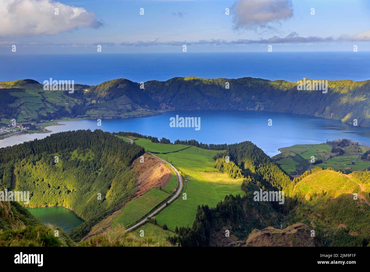 Lagoa de Santiago und Lagoa Azul auf der Insel San Miguel Stockfoto