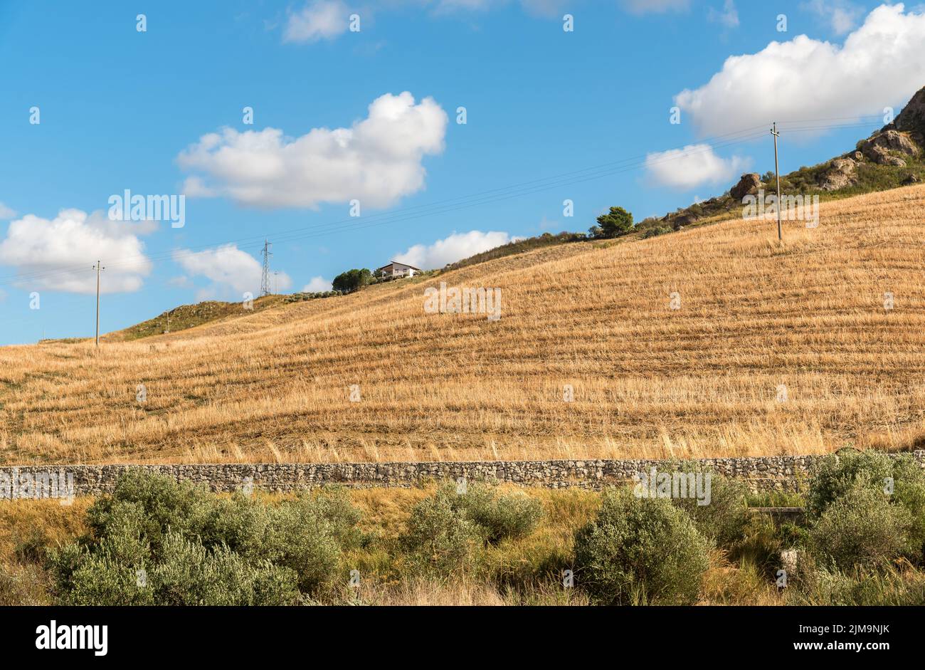 Landschaft mit den Hügeln des Campobello di Licata in der Provinz Agrigento, Sizilien, Italien Stockfoto