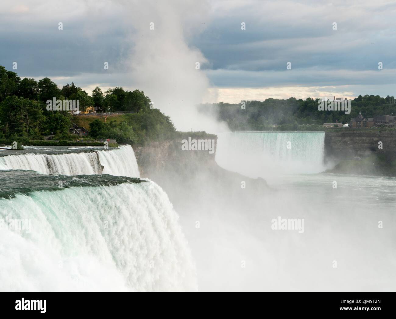 Canadian Horseshoe und American Falls bei Niagara Stockfoto