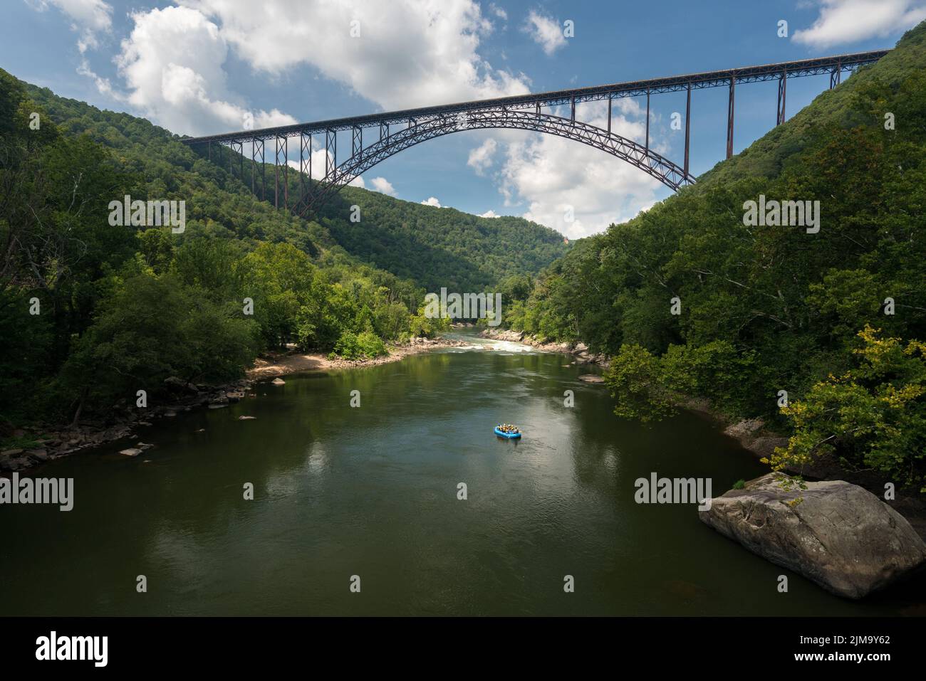 Rafter an der New River Gorge Bridge in West Virginia Stockfoto