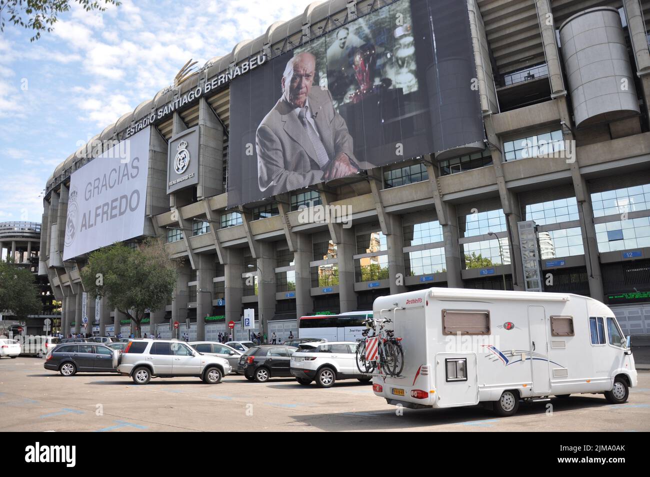 Eine Außenfassade des Estadio Santiago Bernabeu in Madrid, Spanien Stockfoto