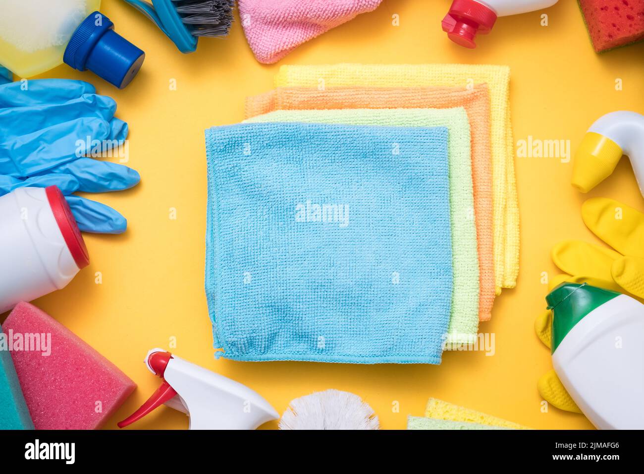 Startseite Möbel Tuch Staubpolitur Reinigungsprodukte Stockfoto