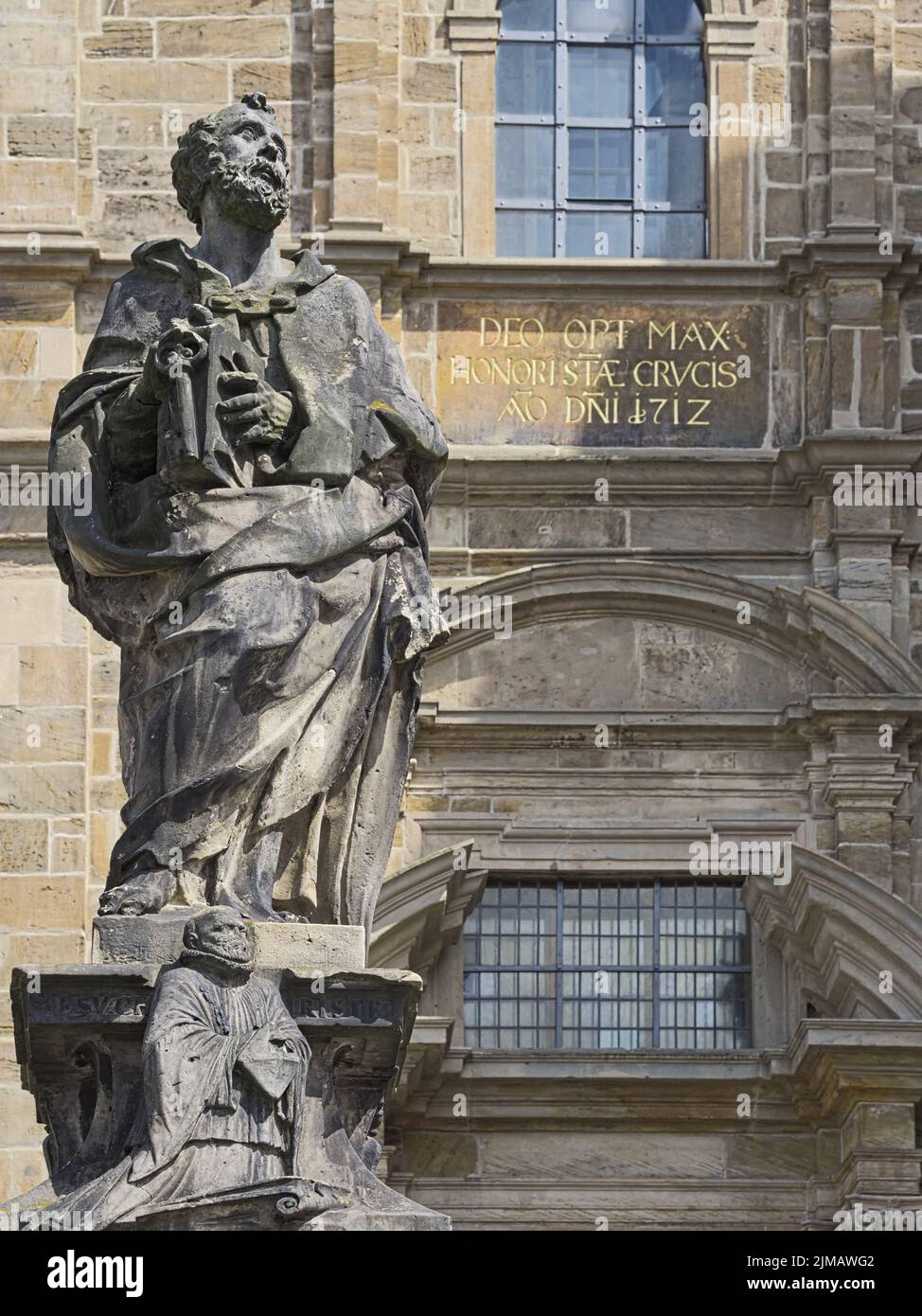 Hildesheim - Skulptur des Apostels Peter, Heilig-Kreuz-Kirche, Deutschland Stockfoto