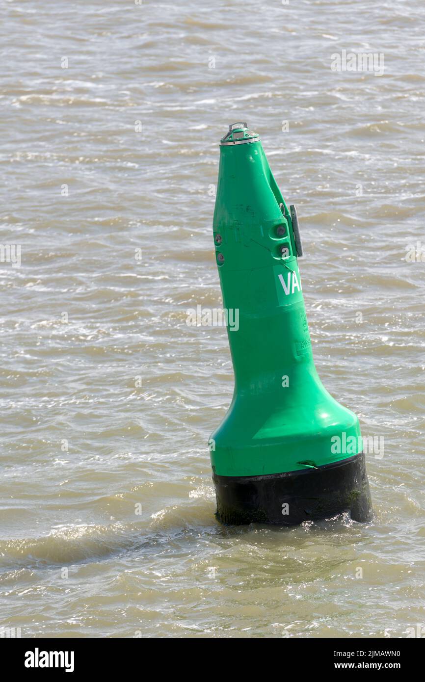 Grüne Boje als Marker für den Versand Stockfoto