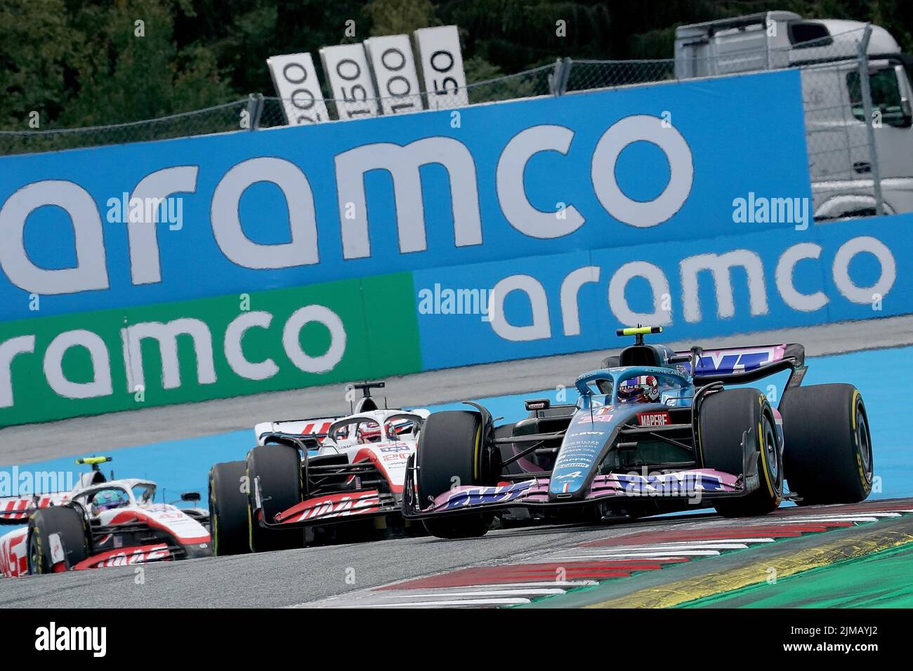 10.07.2022, Red Bull Ring , Spielberg, Formula 1 BWT Grosser Preis von Österreich 2022 , im Bild Esteban Ocon (FRA), Alpine F1 Team, Kevin Magnussen Stockfoto