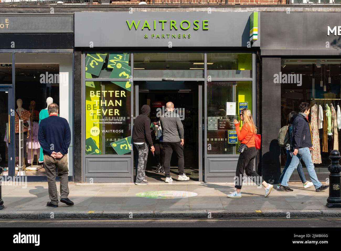 Der Waitrose and Partners Supermarkt, King's Road, Chelsea, London Stockfoto
