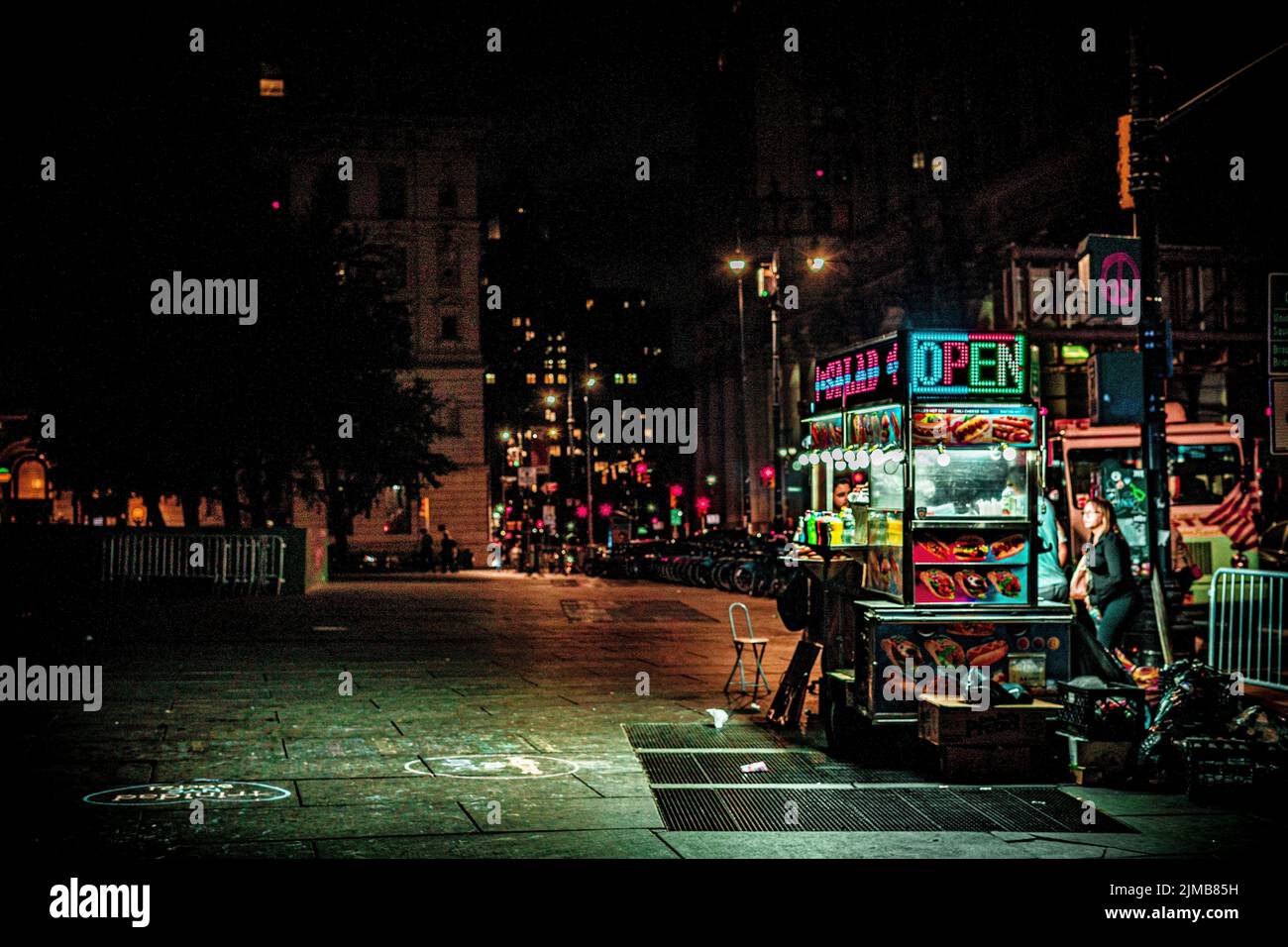 New York City Street Food bei Nacht Stockfoto