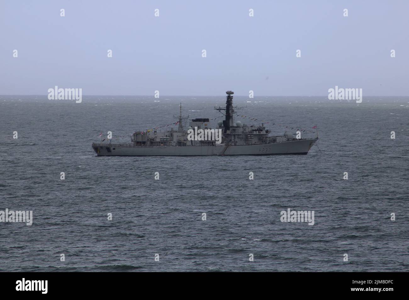 Nahaufnahme der Königlichen Navy Typ 23 'Duke' Class Frigate während des Tages der nationalen Streitkräfte 2022 in Scarborough, North Yorkshire, England Stockfoto