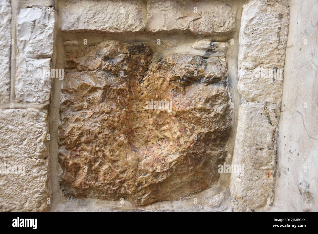 Eine Nahaufnahme des Handabdrucks von Jesus auf dem Stein in Jerusalem Stockfoto