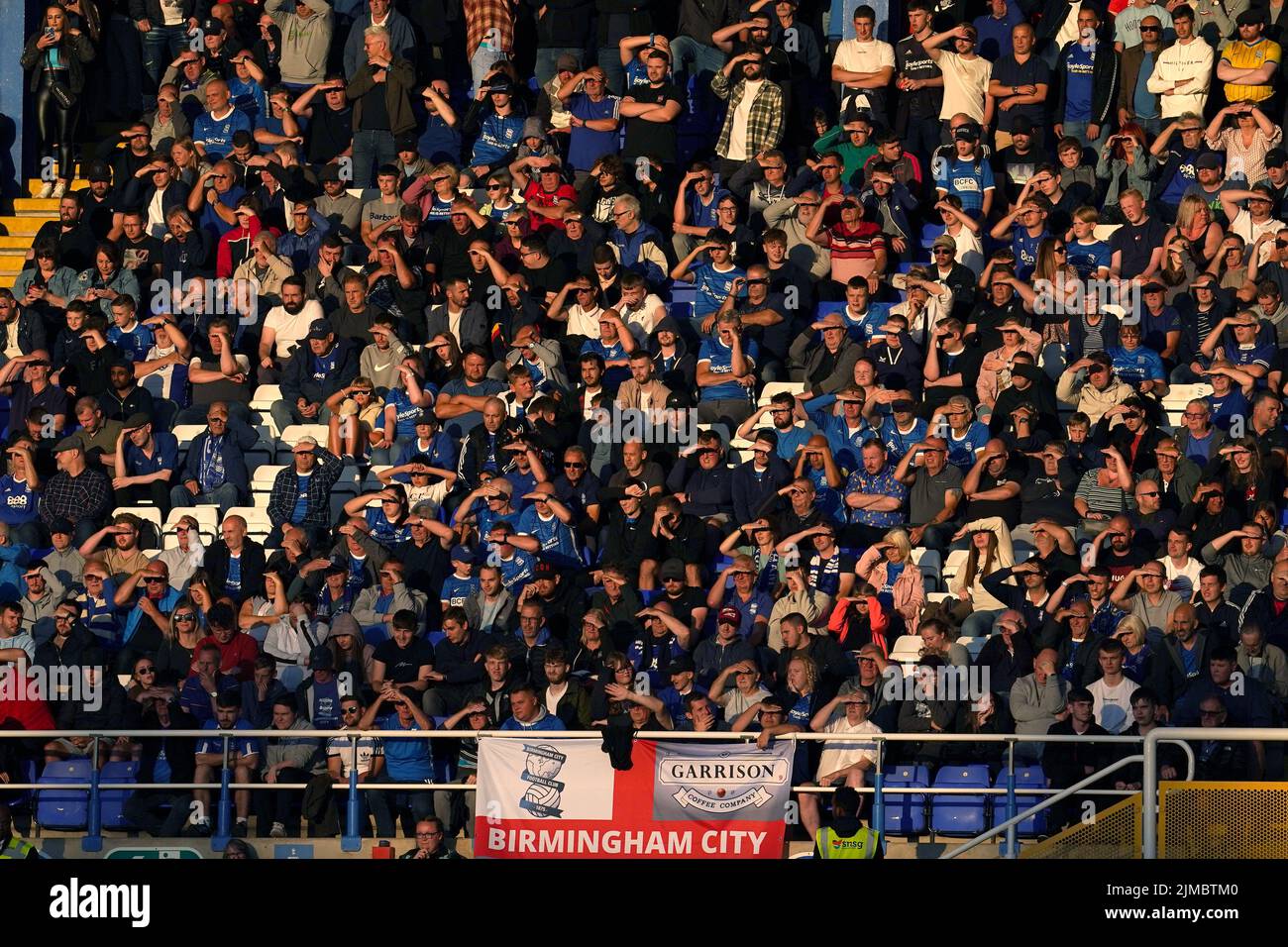 Birmingham City-Fans im Stadion während des Sky Bet Championship-Spiels in St. Andrew's, Birmingham. Bilddatum: Freitag, 5. August 2022. Stockfoto