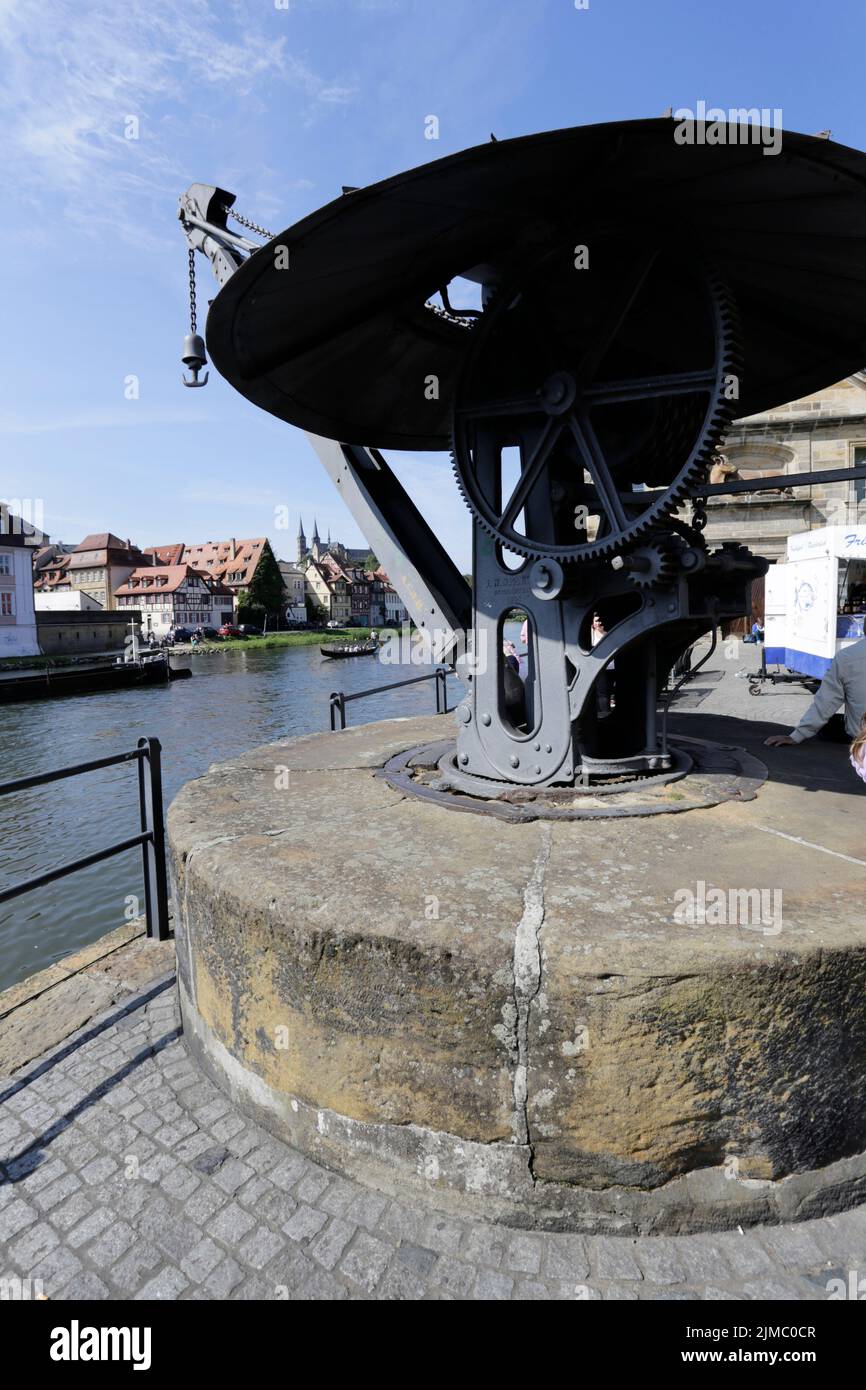 Der Kranich und das alte Schlachthaus Stockfoto