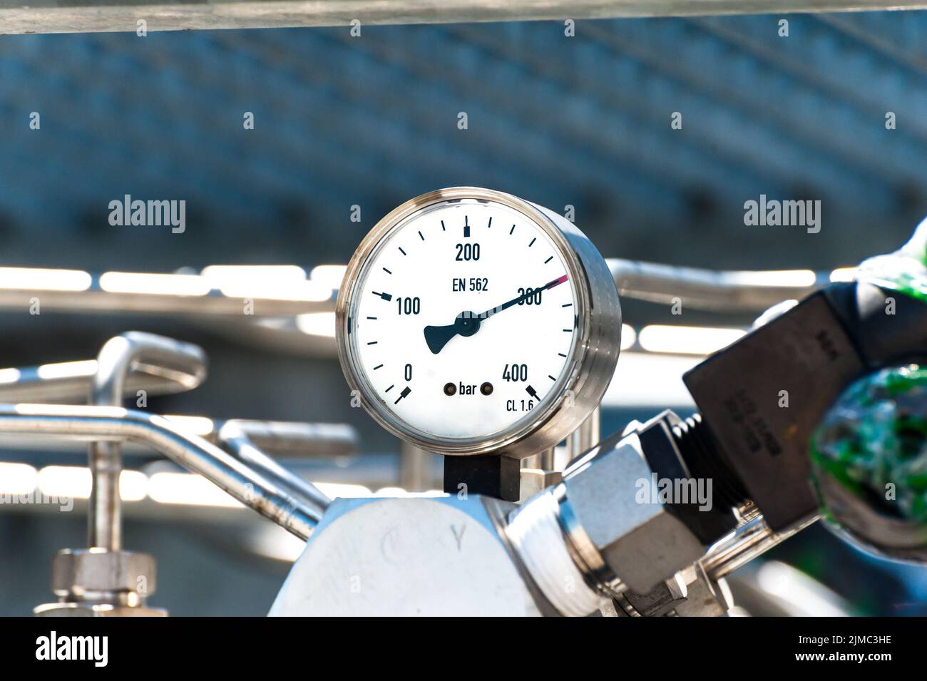 Manometer zur Messung des Drucks im System Stockfoto