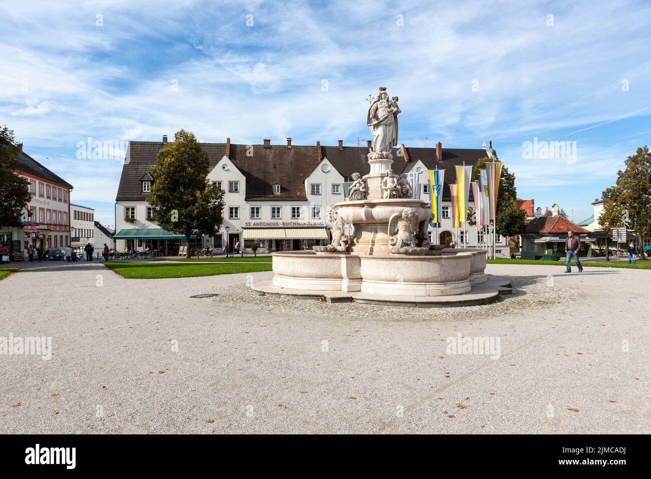 Rathaus und Hotel Post am Kapellplatz, Altötting, Bayern, Deutschland Stockfoto