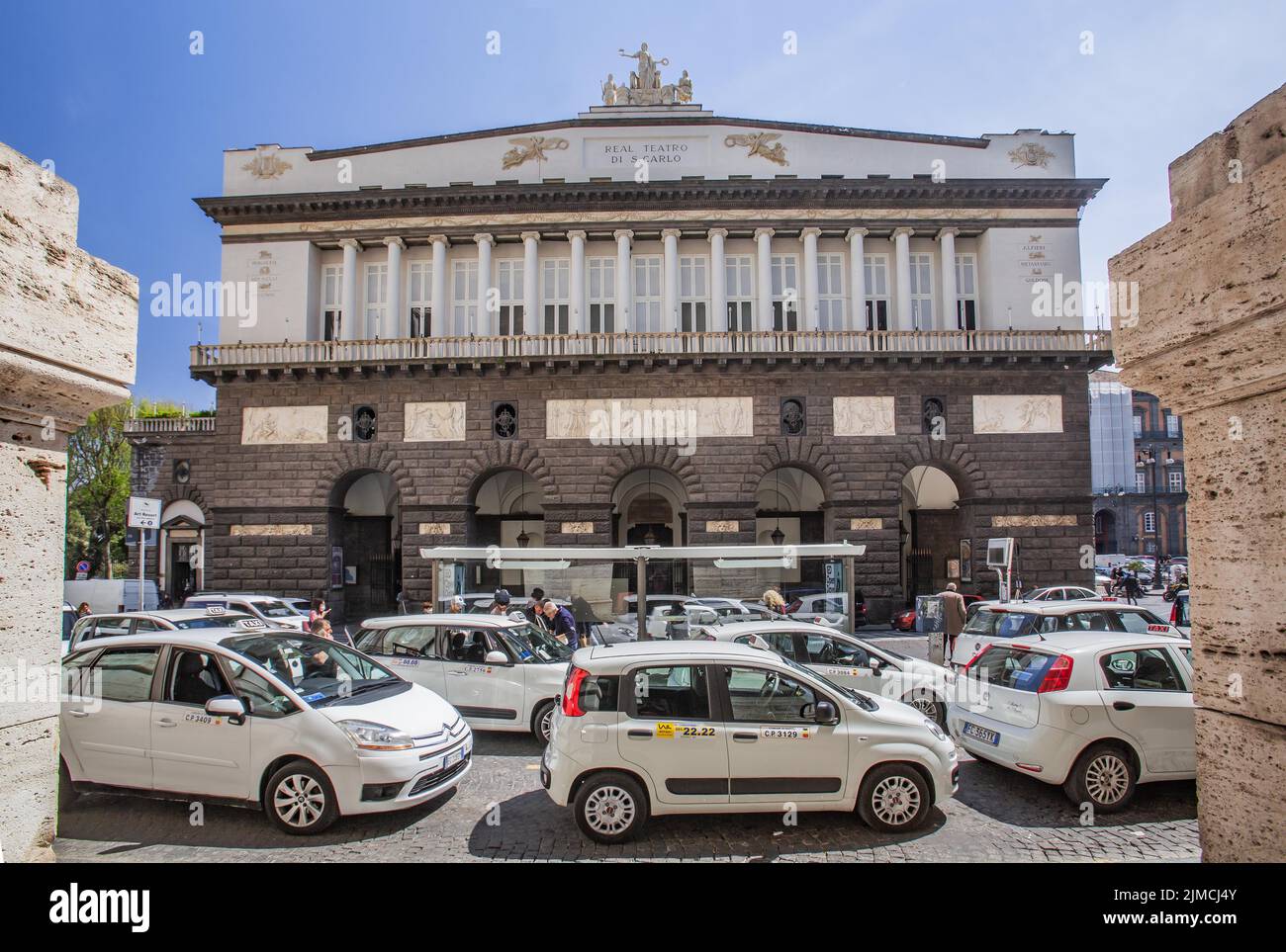 Opernhaus Real Teatro di San Carlo, Neapel, Golf von Neapel, Kampanien, Süditalien, Italien Stockfoto