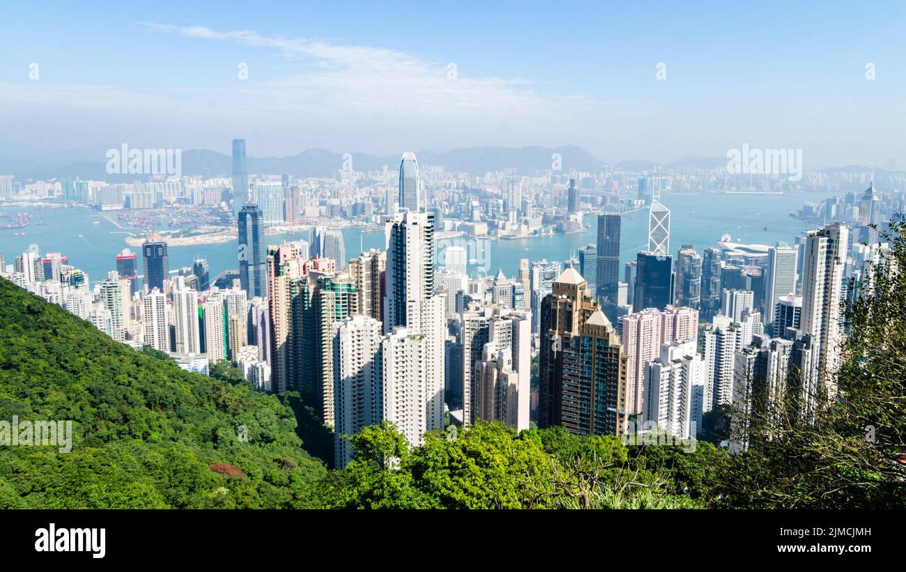 Hongkong - Blick auf den Victoria Peak mit Blick auf den Victoria Harbour Stockfoto