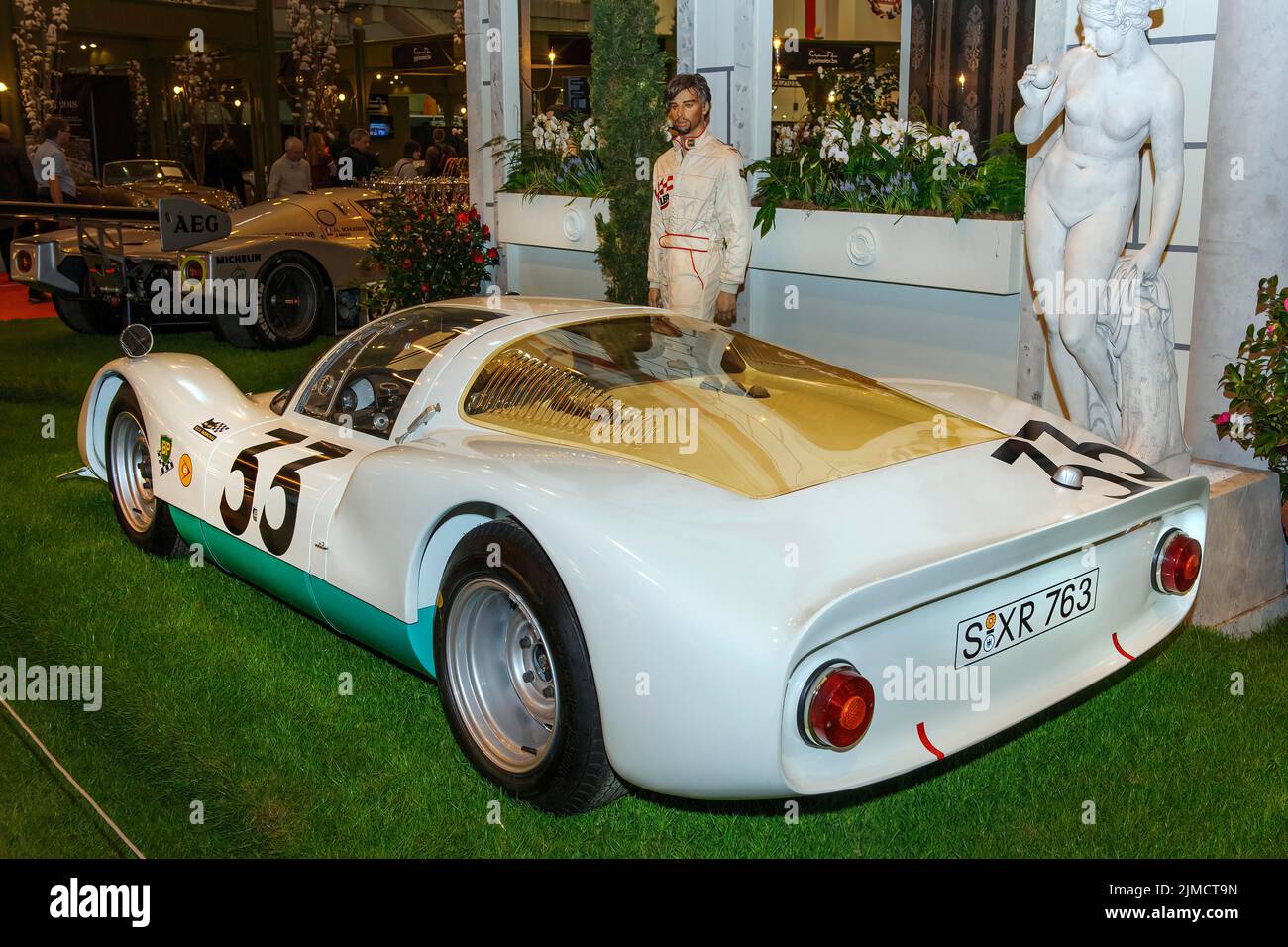 Historischer Oldtimer-Oldtimer für den Motorsport Porsche 906 Le Mans 1966 Nr. 33 aus dem Jahr 60s, Techno Classica FAIR, Essen, Nordrhein-Westfalen Stockfoto