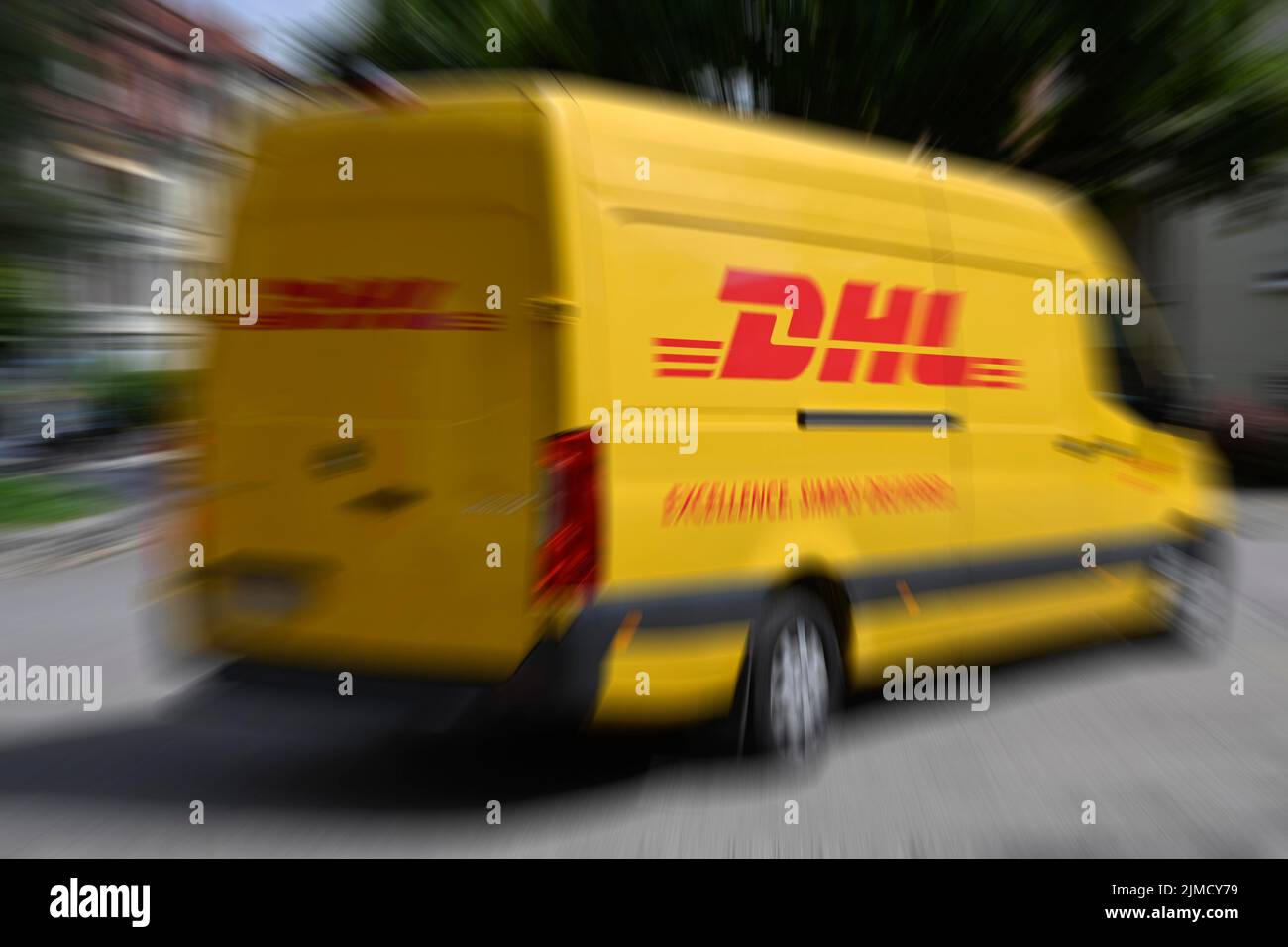 Wipe DHL Delivery Truck Stockfoto