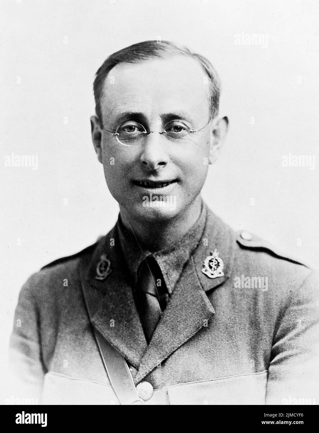 Harold Ackroyd, der während des Ersten Weltkriegs Offizier des Royal Army Medical Corps war. Für seine Aktionen Ende Juli bis Anfang August 1917, während der Schlacht von Passchendaele, wurde er posthum mit dem Victoria-Kreuz ausgezeichnet. Stockfoto