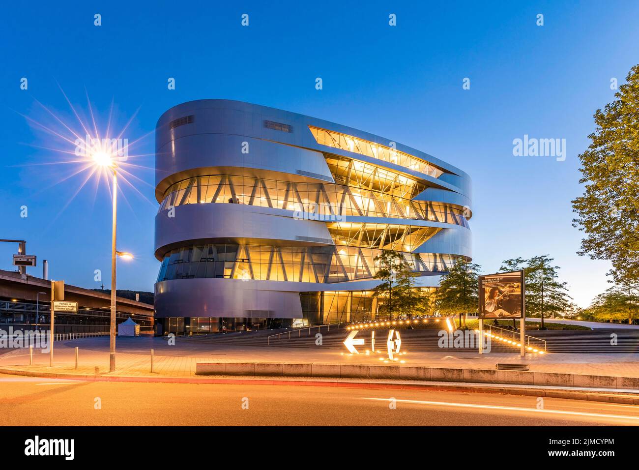 Mercedes-Benz Museum in Bad Cannstatt, Stuttgart, Baden-Württemberg, Deutschland Stockfoto