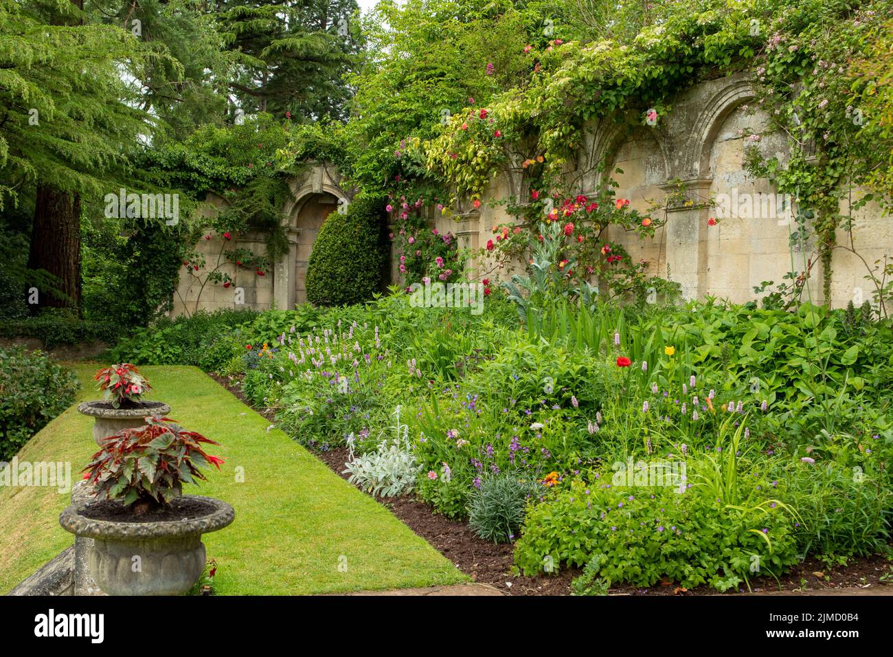 Dewstow Gardens, in der Nähe von Caldicot, Monmouthshire, Wales Stockfoto