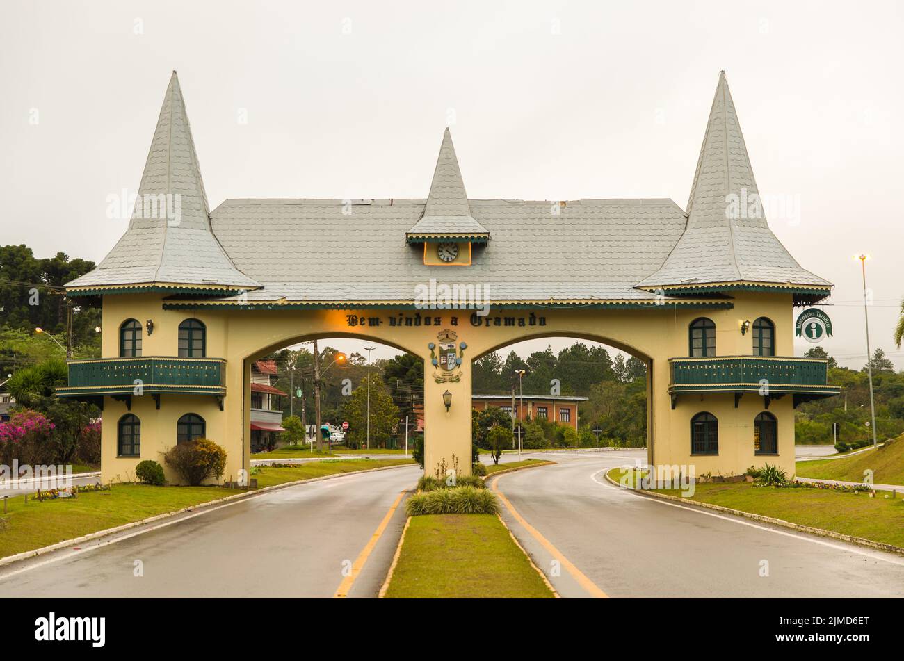 GRAMADO, RIO GRANDE DO SUL, Brasilien - 11. August 2018: Gateway Portico Eingang der Stadt Gramado Stockfoto