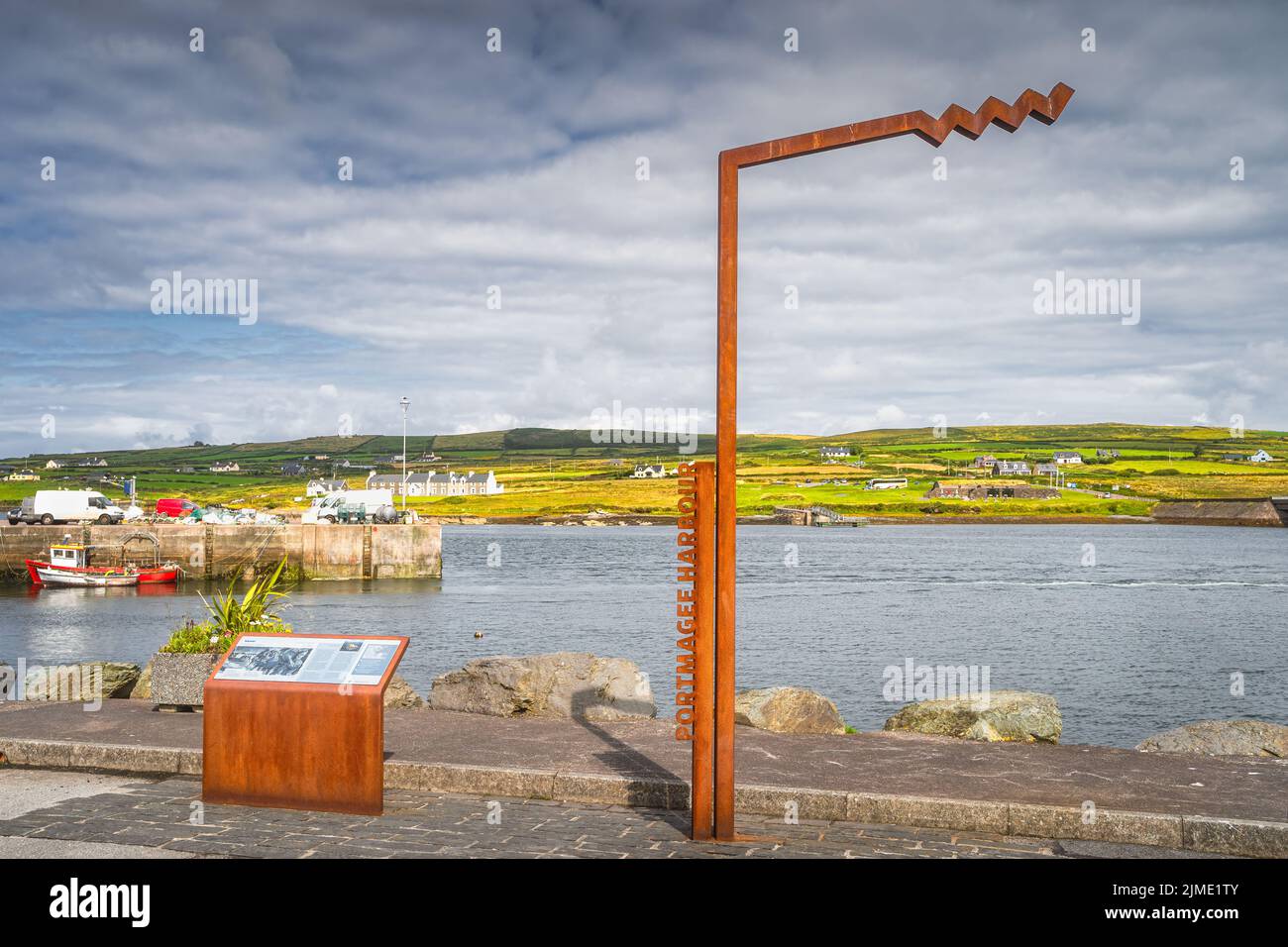 Portmagee Harbour Schild und Informationsportafel, Irland Stockfoto