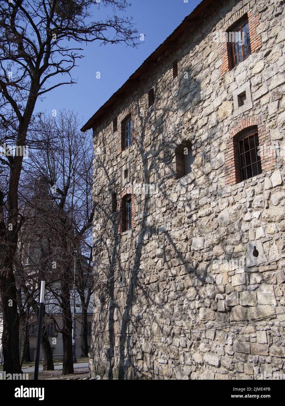 Der Pulverturm ist eines der wenigen erhaltenen Baudenkmäler der Festung in Lemberg. Bau des Turms Fertigstellung im Jahr 1537. Ein alter Stockfoto