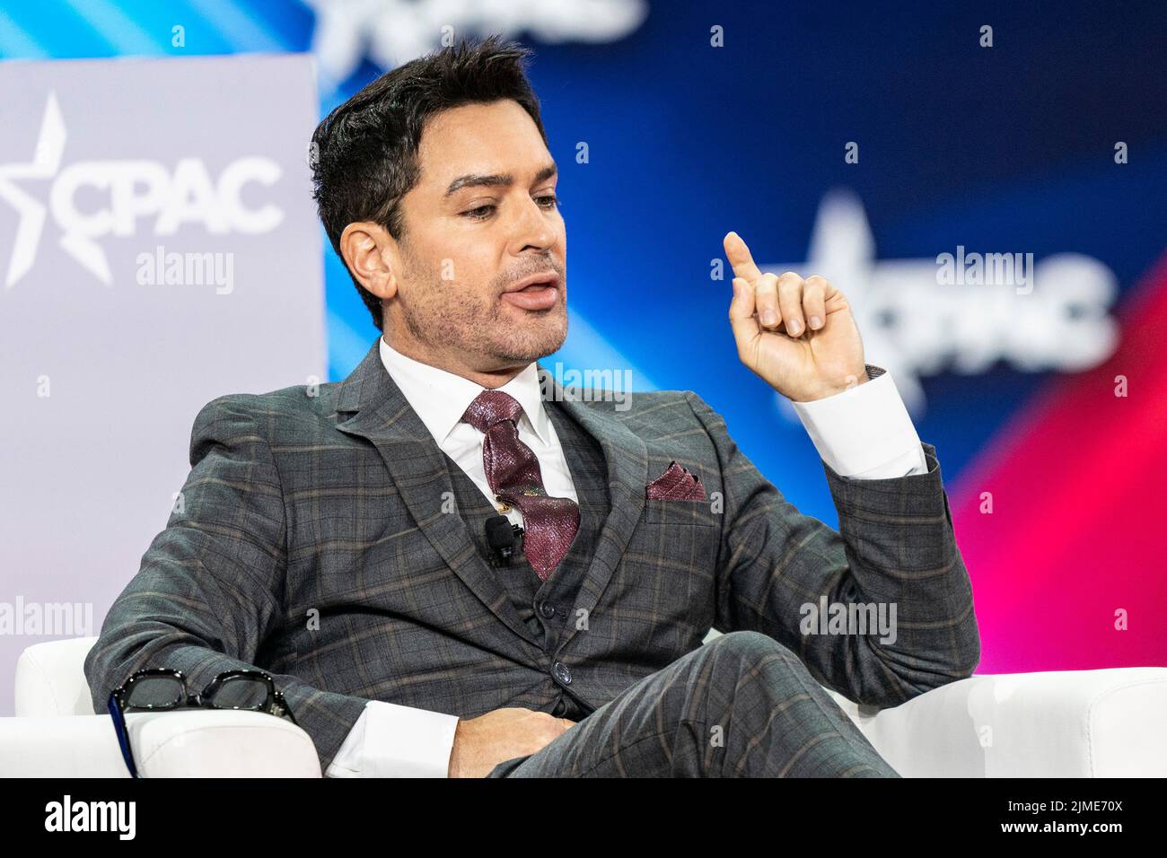 Dallas, Texas, USA. 5. August 2022. Der rechtsgerichtete Aktivist Brandon Straka nimmt an einem Panel auf der CPAC Texas 2022-Konferenz im Hilton Anatole Teil (Bildquelle: © Lev Radin/Pacific Press via ZUMA Press Wire) Bildquelle: ZUMA Press, Inc./Alamy Live News Stockfoto