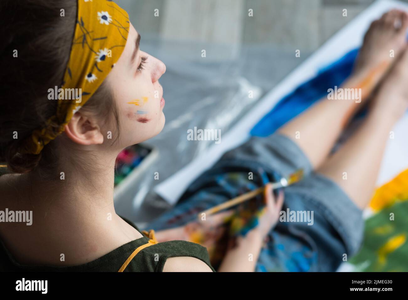 Erholung Freizeit nachdenkliche Künstler brechen Farbe Stockfoto