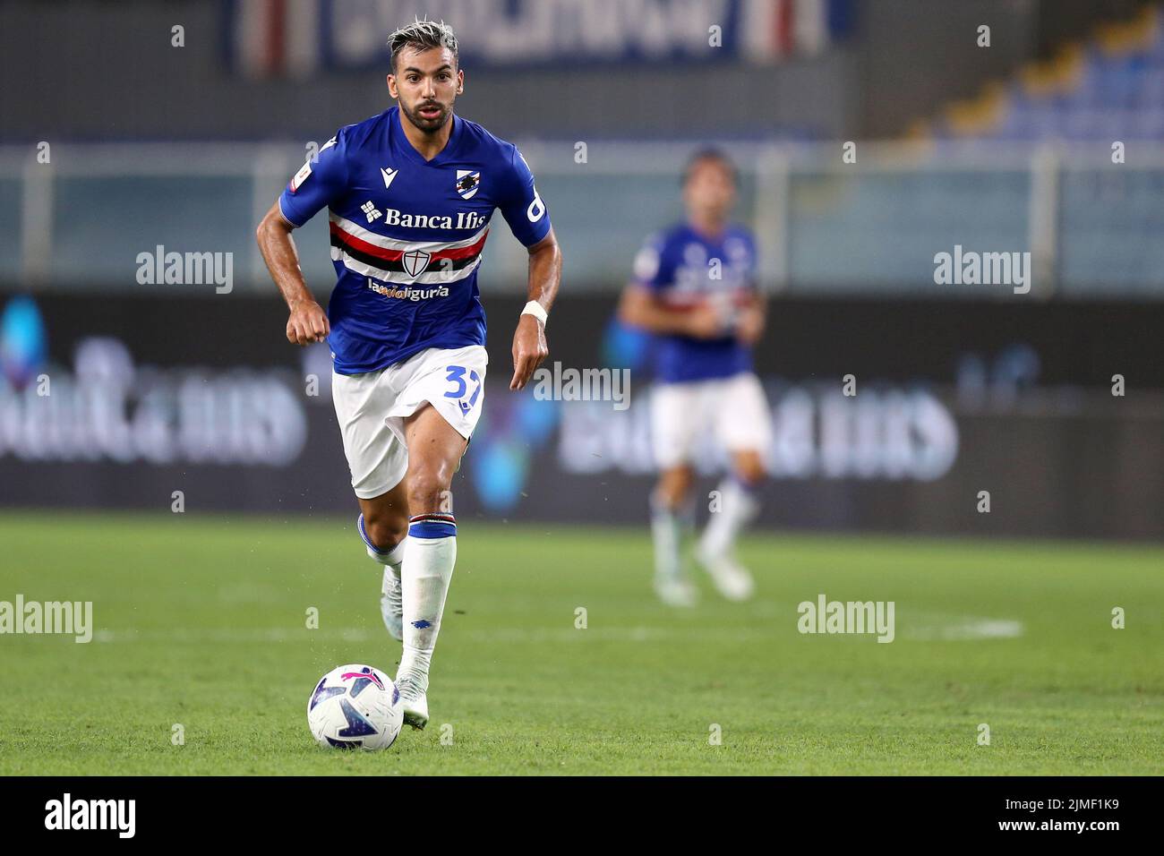 Genua, Italien. 5. August 2022. Mehdi Leris von uns Sampdoria kontrolliert den Ball während des Coppa Italia-Spiels zwischen uns Sampdoria und Reggina 1914 im Stadio Luigi Ferraris am 5. August 2022 in Genua, Italien. Quelle: Marco Canoniero/Alamy Live News Stockfoto