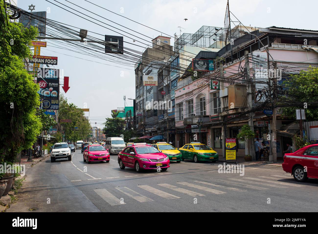 Bangkok City Streets.Traffic und konventionelle Verkehrsmittel. Stadtleben Stockfoto
