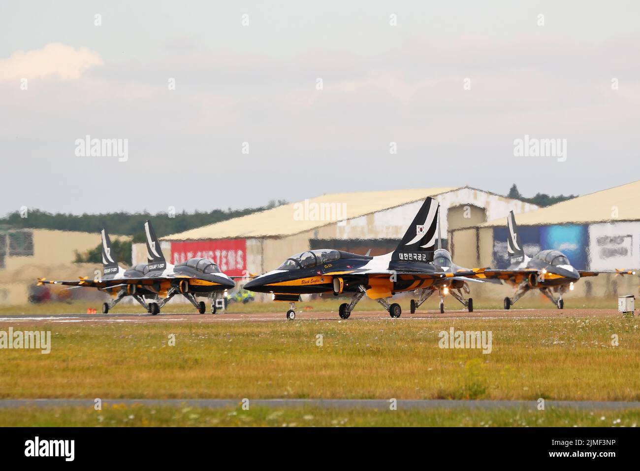 Die koreanischen Black Eagles bei der Ankunft am Royal International Air Tattoo RIAT 2022, Fairford, Großbritannien Stockfoto