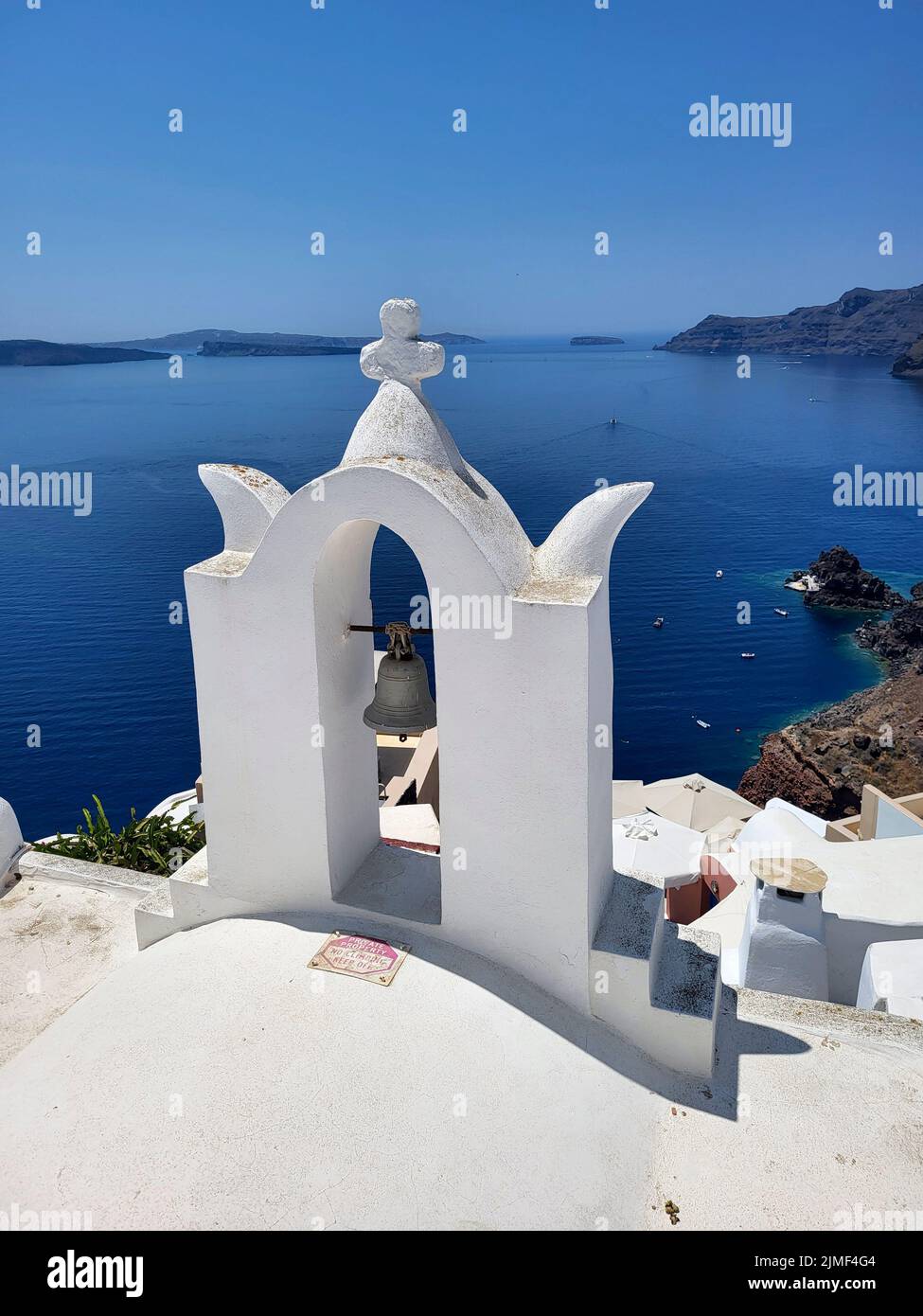 Griechenland, Landschaft auf Santorini, Glockenturm in Oia Stockfoto