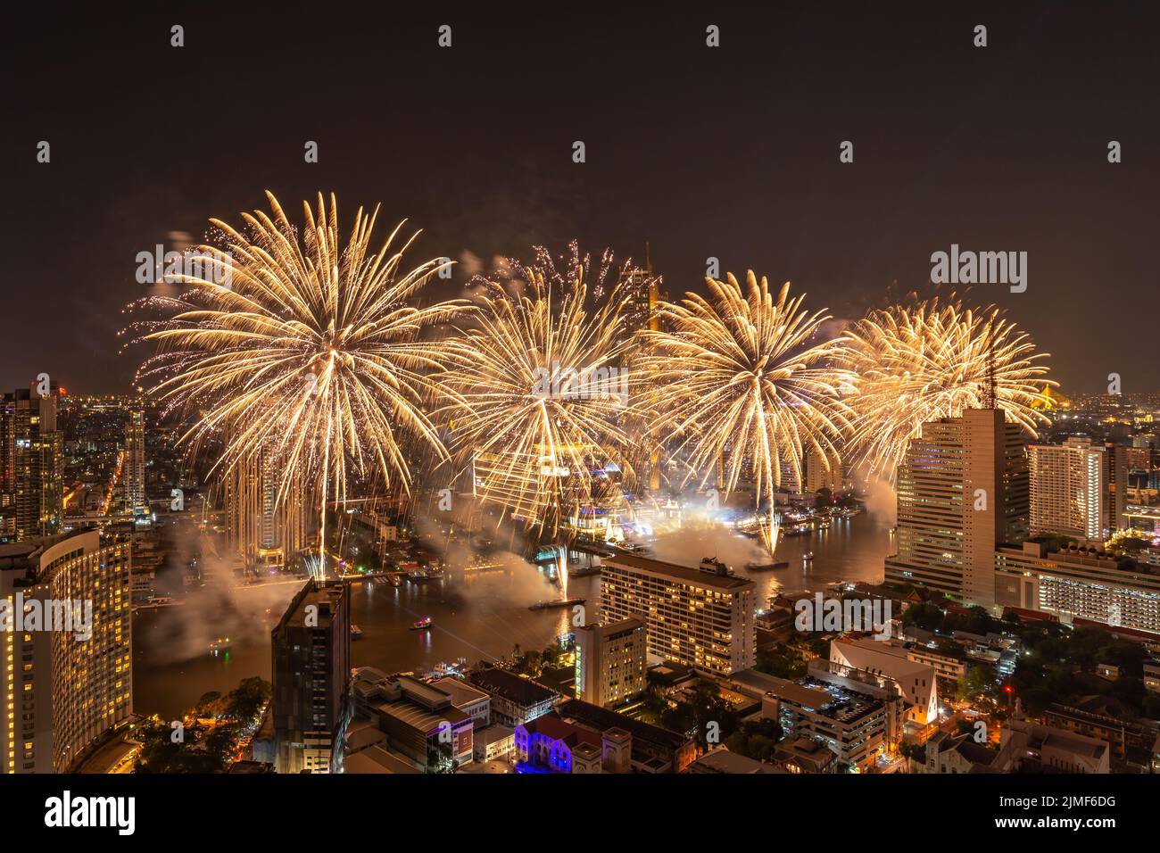 Bangkok Thailand, Feuerwerk Countdown-Anzeige Feier, buntes Neujahrsfeuerwerk Stockfoto