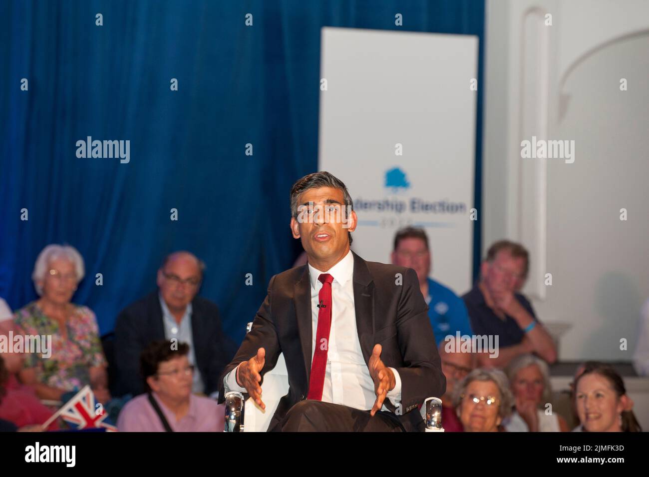 Rishi Sunak, ehemaliger konservativer Kanzler, Abgeordneter für Richmond (Yorks) in Eastbourne, um Fragen von konservativen Parteimitgliedern zu stellen. Teil von länderübergreifenden Aktionen, die sich dafür einsetzen, Boris Johnson als Parteivorsitzender und Premierminister zu ersetzen. Stockfoto