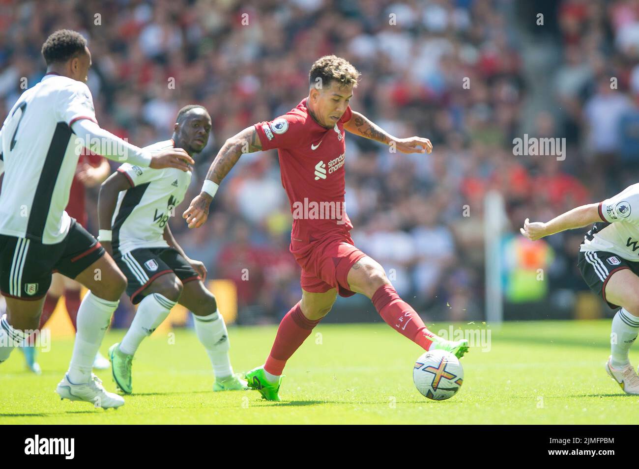 London, Großbritannien. 06. August 2022. Roberto Firmino von Liverpool während des Premier League-Spiels zwischen Fulham und Liverpool im Craven Cottage, London, England am 6. August 2022. Foto von Salvio Calabrese. Nur zur redaktionellen Verwendung, Lizenz für kommerzielle Nutzung erforderlich. Keine Verwendung bei Wetten, Spielen oder Veröffentlichungen einzelner Clubs/Vereine/Spieler. Kredit: UK Sports Pics Ltd/Alamy Live Nachrichten Stockfoto