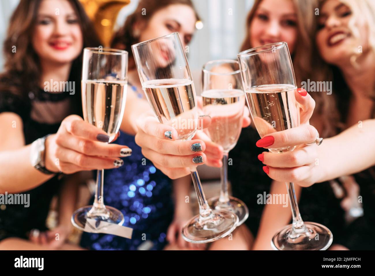 Mädchen Party Champagner Gläser besonderen Anlass Stockfoto