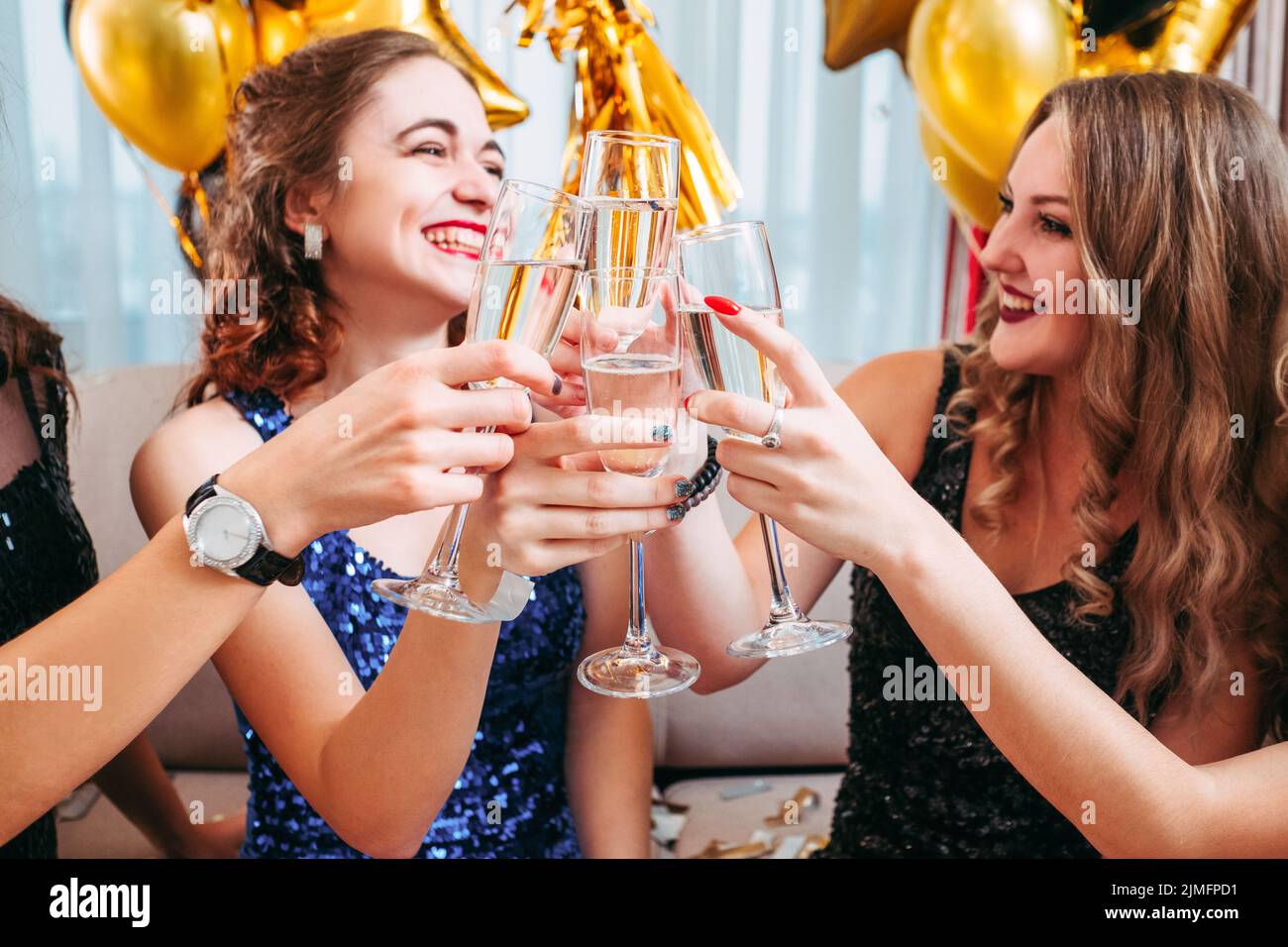 Mädchen Geburtstagsfeier stilvolle Feier Champagner Stockfoto