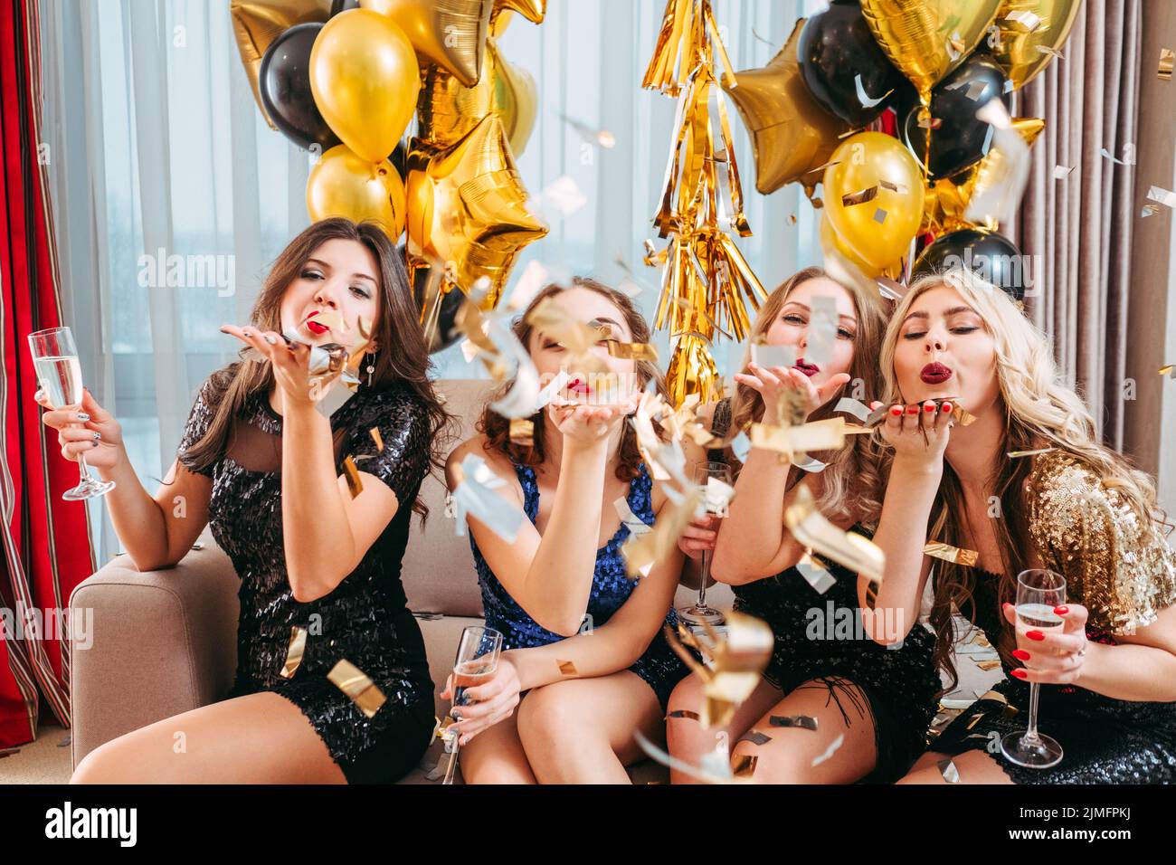 Mädchen Party stilvoll Spaß Feier Konfetti Stockfoto