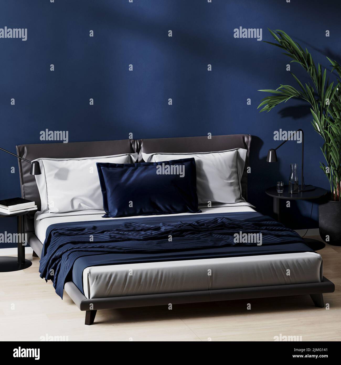 Moderne Schlafzimmer-Innenausstattung in dunkelblauen Farben mit schwarzem Bett und Betttischen, Holzboden und grüner Pflanze, 3D Rendering Stockfoto
