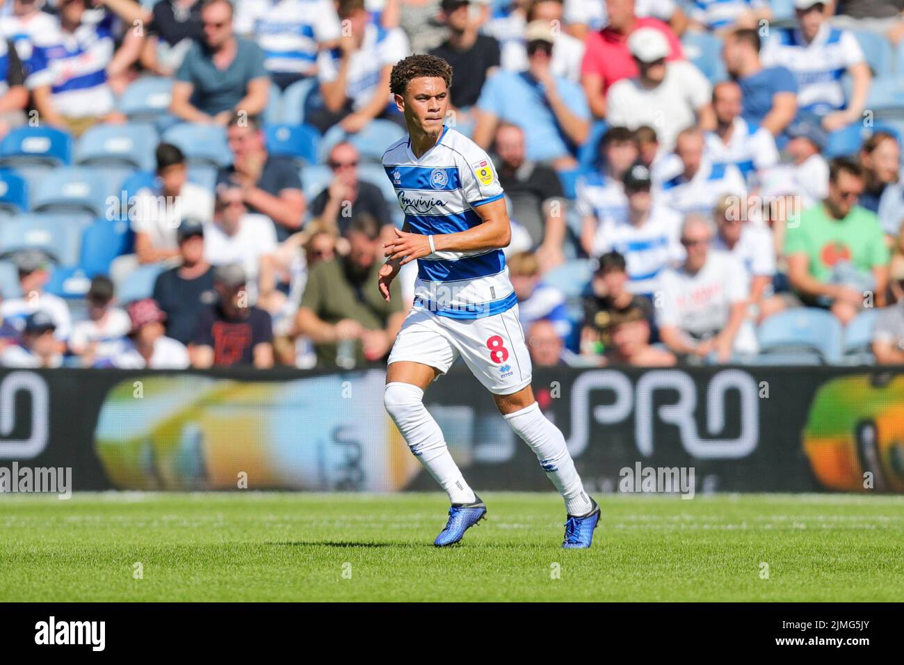 Luke Amos von QPR während des Sky Bet Championship-Spiels zwischen Queens Park Rangers und Middlesbrough im Loftus Road Stadium., London am Samstag, 6.. August 2022. (Kredit: Ian Randall | MI News) Kredit: MI News & Sport /Alamy Live News Stockfoto