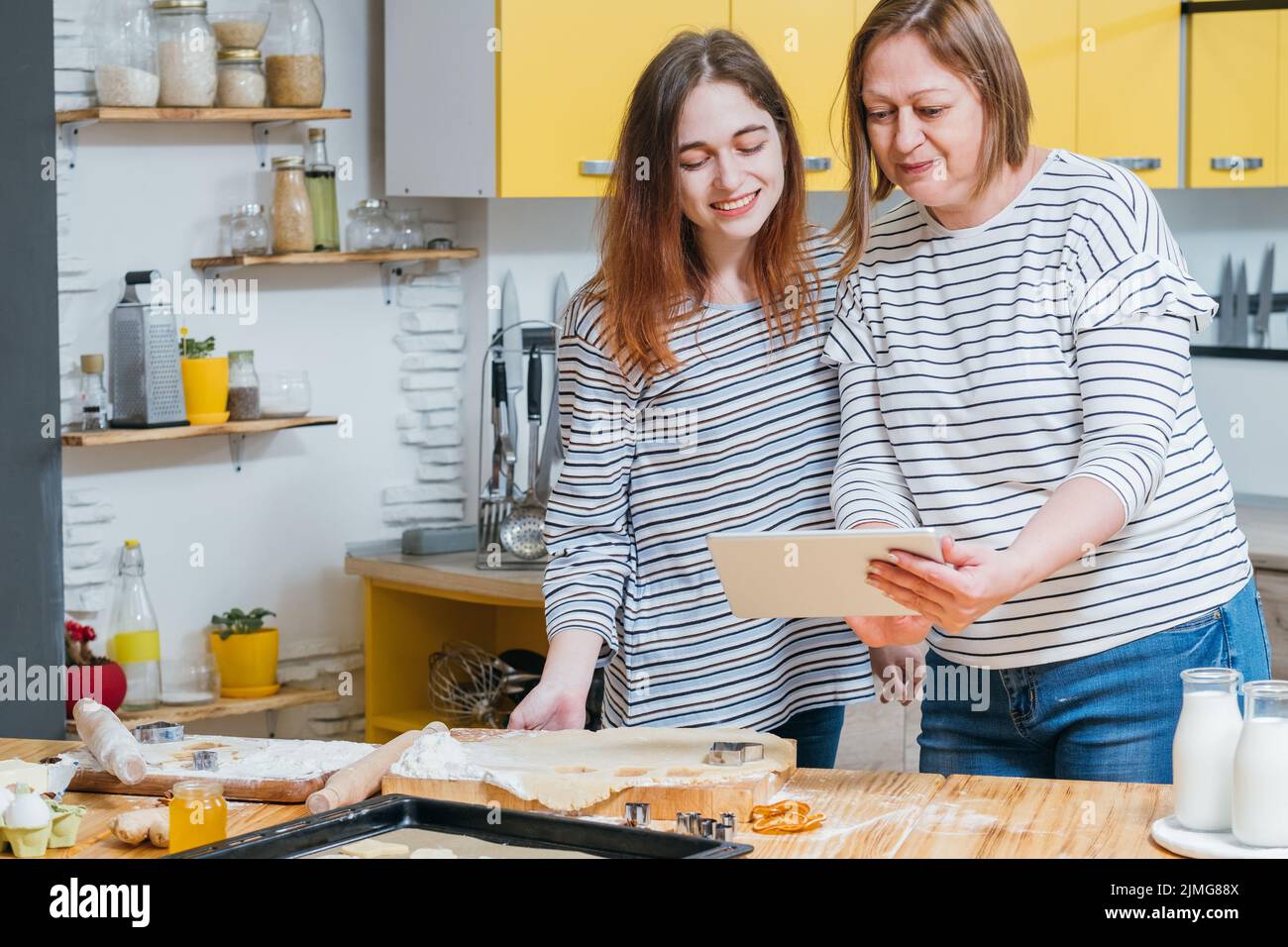 Familien rezept -Fotos und -Bildmaterial in hoher Auflösung – Alamy