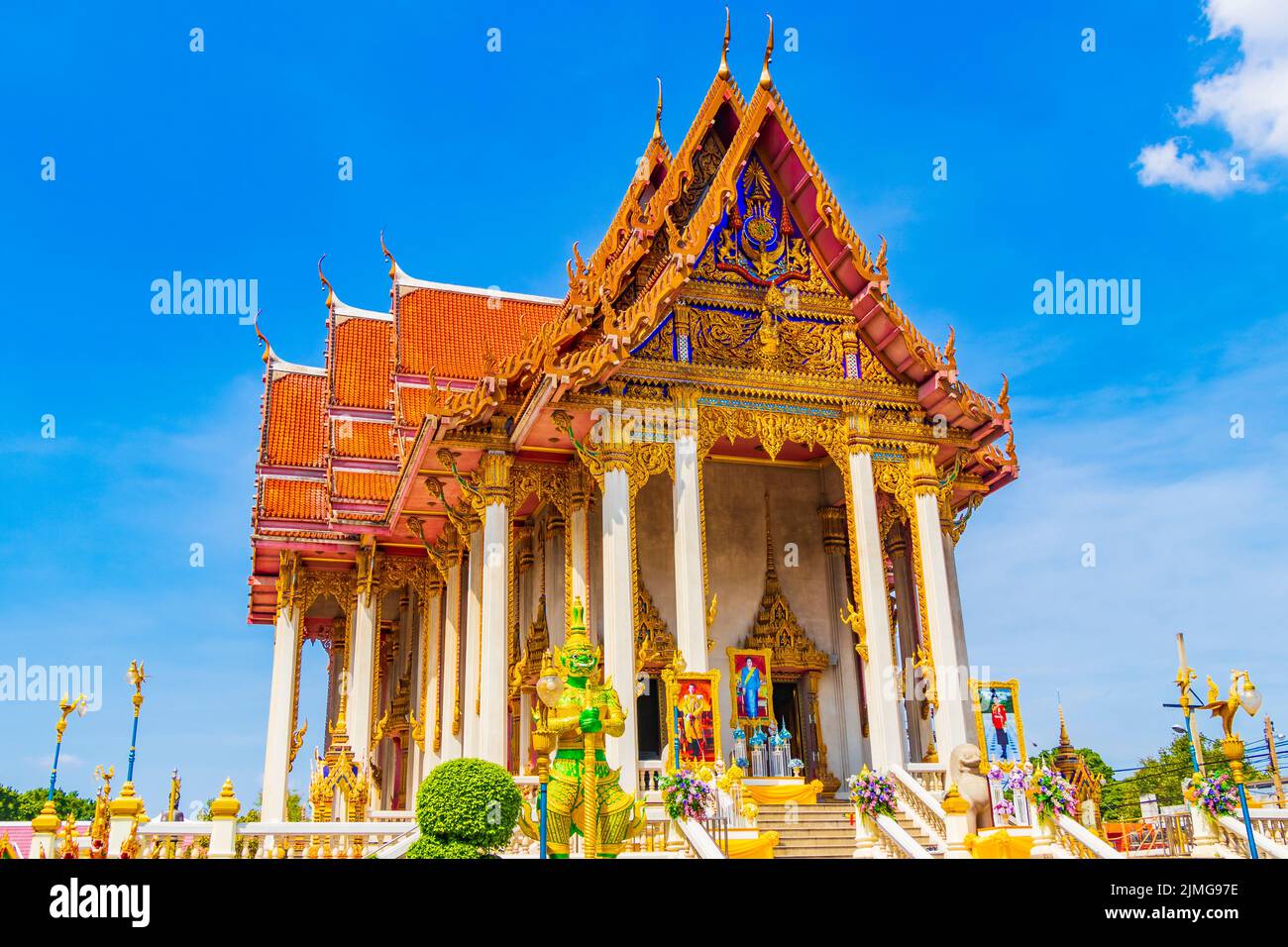 Farbenfroher buddhistischer Tempel Wat Don Mueang Phra Arramluang Bangkok Thailand. Stockfoto